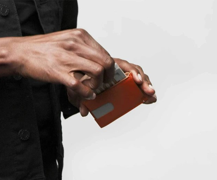 Card Wallet with Cash Pocketに紙幣を収納