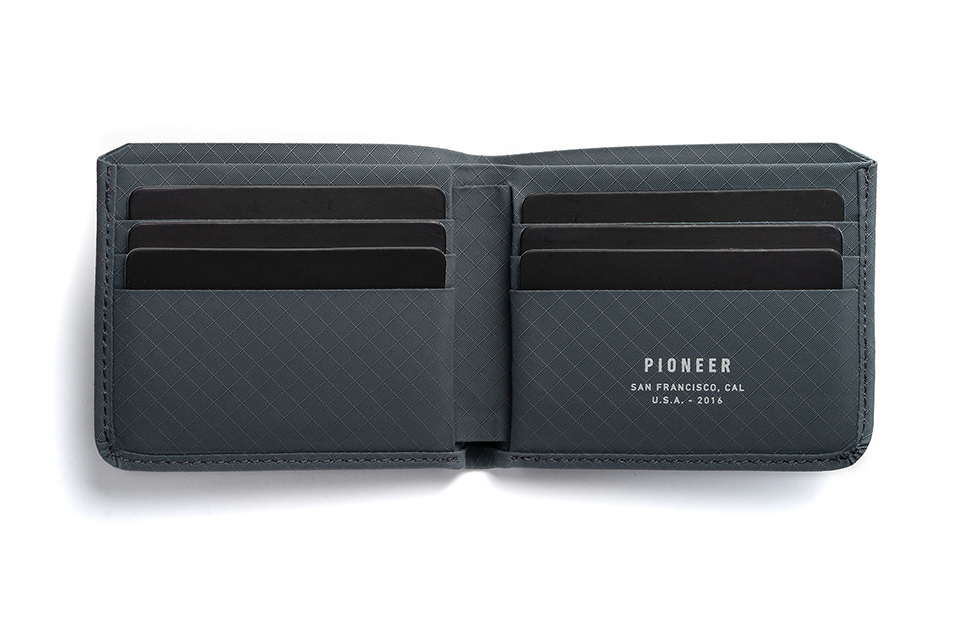 Pioneer Carry Division Billfold Slate