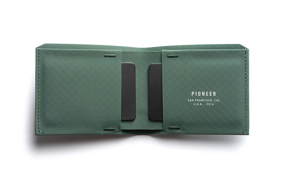 Pioneer Carry The Flyfold Ever Green