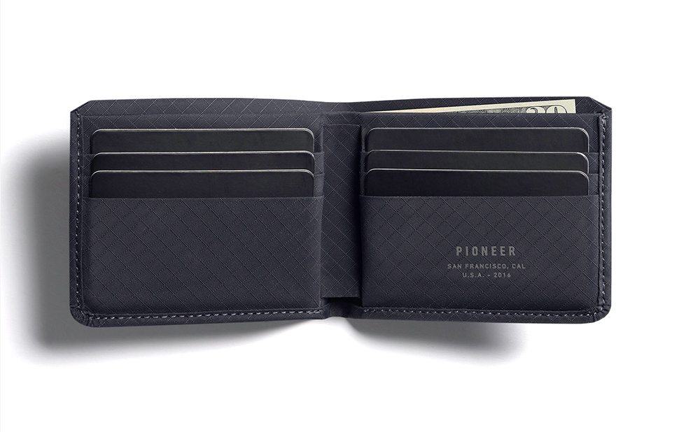 Pioneer Carry Division Billfold Navy