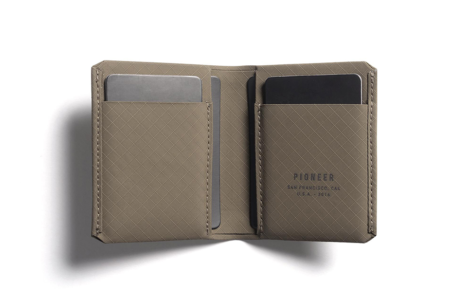 Pioneer Carry Matter Bifold Earth